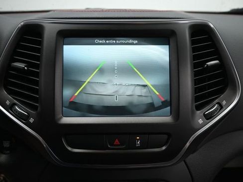 Used 2022 Jeep Cherokee Trailhawk w/ Premium Leather Package AWD/4WD image 20