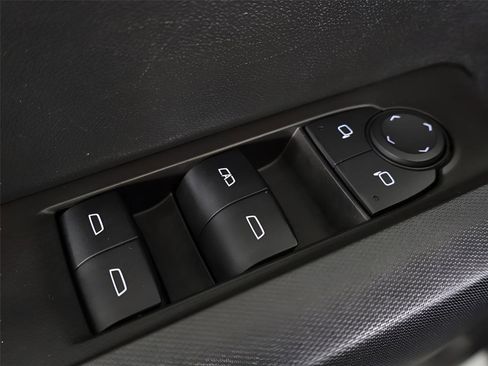 Used 2024 Chevrolet Colorado Trail Boss image 33