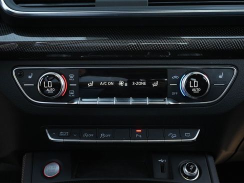 Used 2019 Audi SQ5 Premium Plus w/ Premium Plus Package image 13