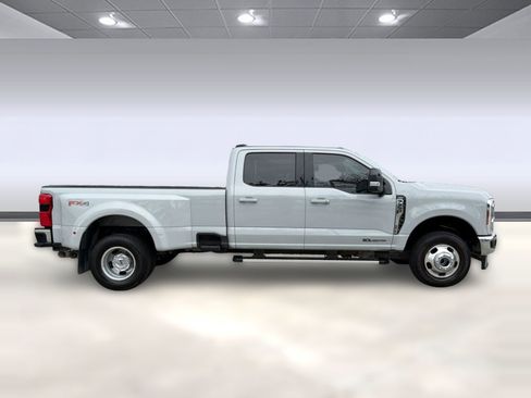 Used 2025 Ford F350 Lariat image 8
