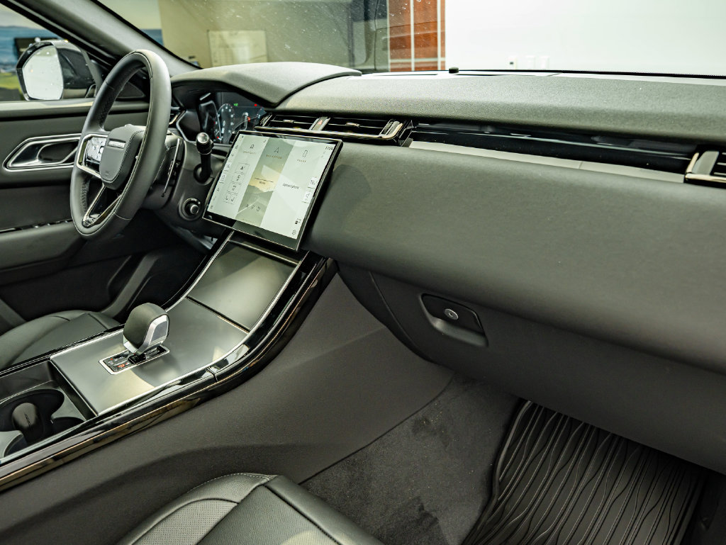 New 2026 Land Rover Range Rover Velar S AWD/4WD image 40