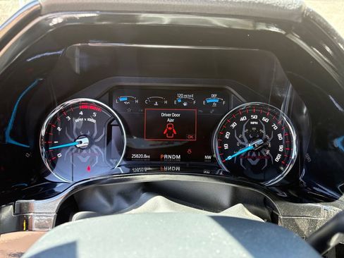 Used 2022 Ford F250 Lariat w/ Black Appearance Package AWD/4WD image 16