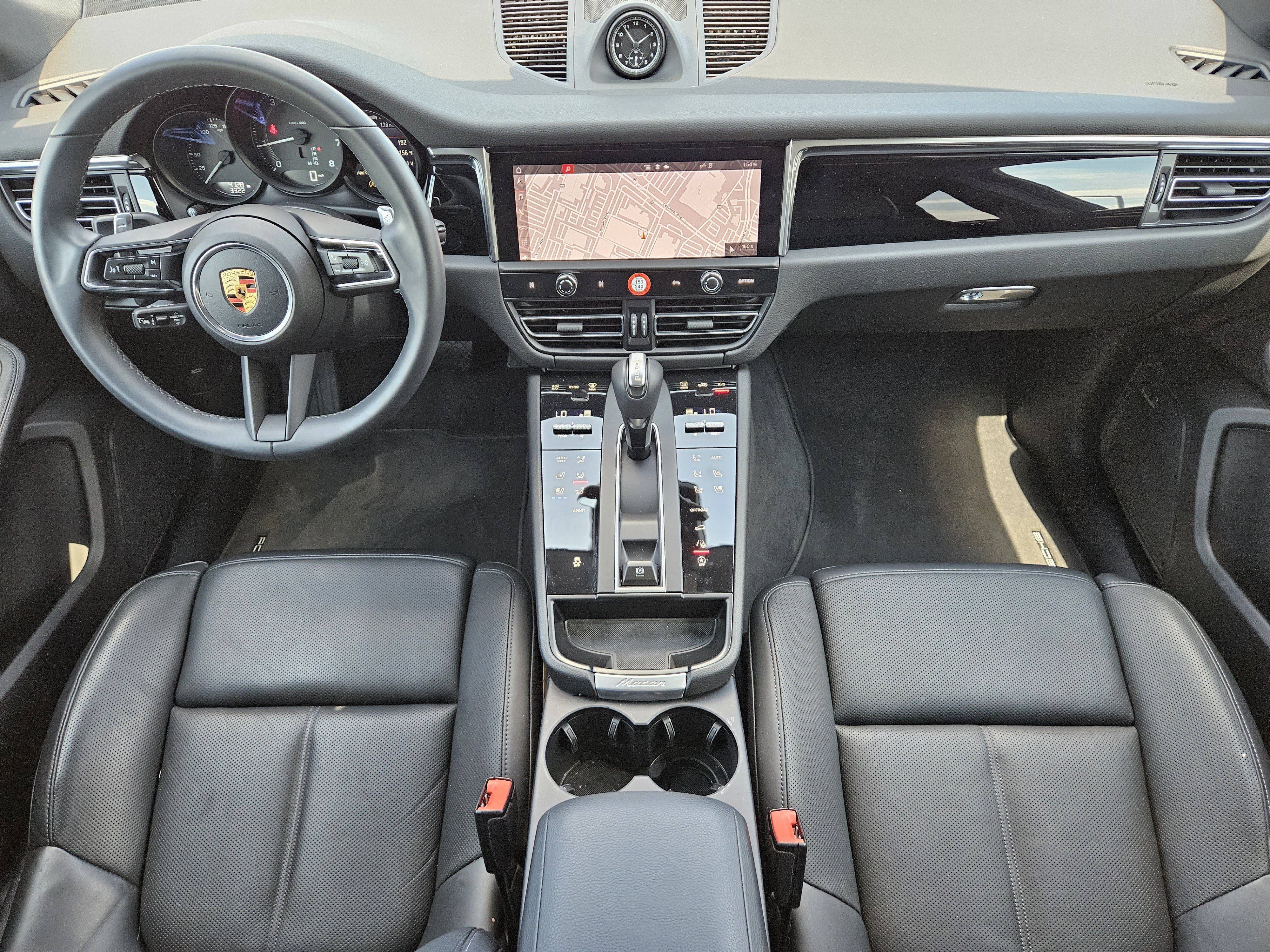 Certified 2026 Porsche Macan AWD/4WD image 24
