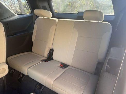 Used 2022 Chevrolet Traverse LT image 20