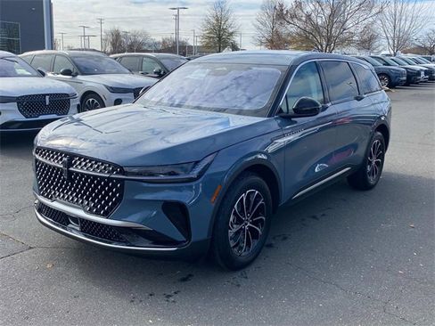 New 2026 Lincoln Nautilus Premier image 3