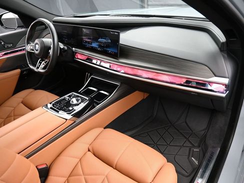 Used 2024 BMW 740i xDrive w/ Premium Package image 36