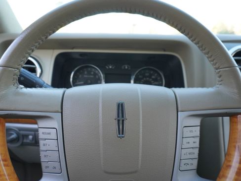 Used 2008 Lincoln MKZ image 19