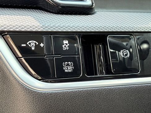 Used 2023 Kia Sportage LX AWD/4WD image 9