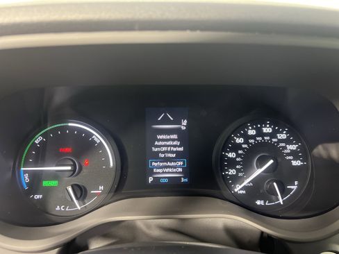 Used 2024 Toyota Sienna XLE FWD image 24