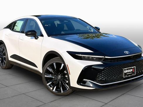 New 2026 Toyota Crown Platinum AWD/4WD image 2