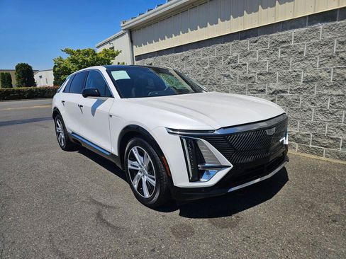 Used 2024 Cadillac Lyriq Tech w/ Driver Assist Package RWD image 10