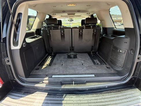 Used 2010 Cadillac Escalade Luxury AWD/4WD image 17