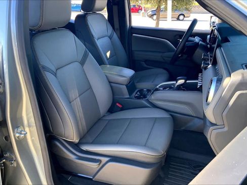 Used 2024 Chevrolet Colorado ZR2 w/ ZR2 Convenience Package III AWD/4WD image 8