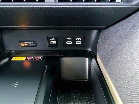 Used 2025 Toyota Camry LE image 16