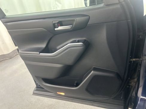 Used 2021 Toyota Highlander XSE image 27