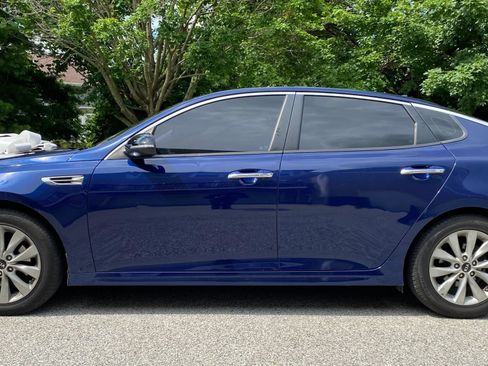 Used 2017 Kia Optima LX FWD image 4