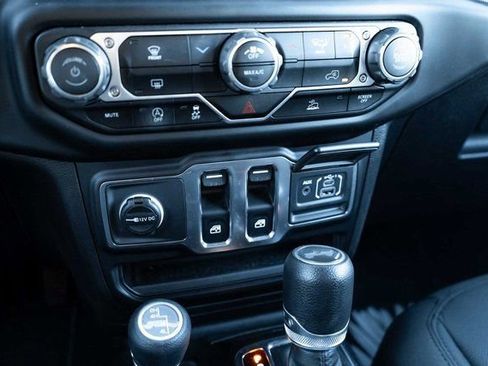 Used 2023 Jeep Wrangler Sport S image 16