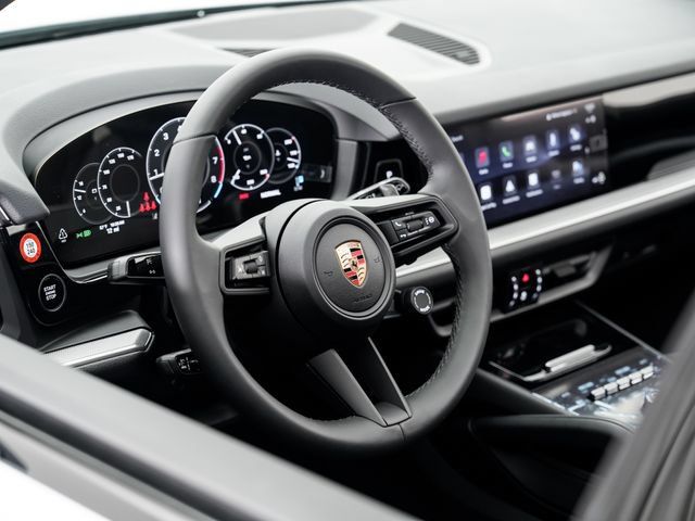 Certified 2026 Porsche Cayenne AWD/4WD image 9