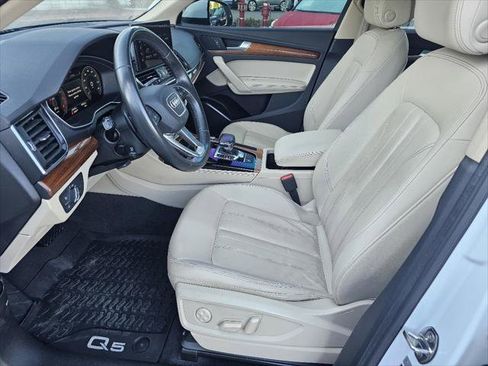 Used 2022 Audi Q5 2.0T Premium Plus w/ Premium Plus Package image 2