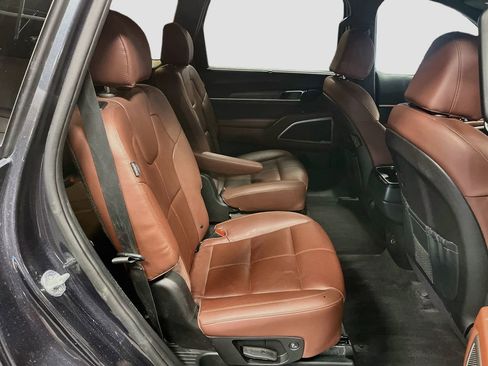 Used 2023 Kia Telluride EX w/ EX Captain's Chair Package AWD/4WD image 29
