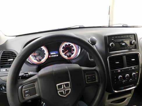 Used 2012 Dodge Grand Caravan SE image 8