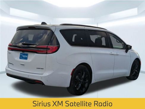 Used 2026 Chrysler Pacifica Limited w/ S Appearance Package image 6