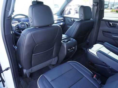 New 2025 Buick Enclave Preferred image 11