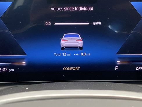 Used 2025 BMW 330i xDrive Sedan w/ Convenience Package image 27