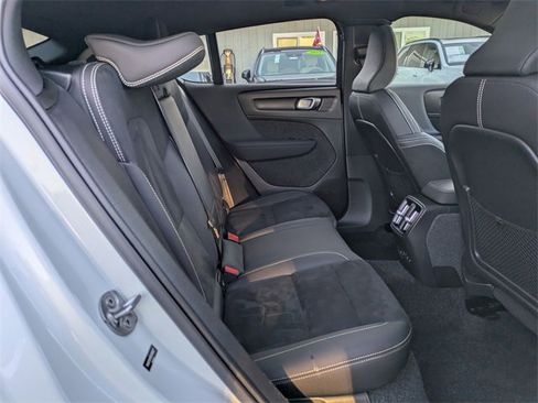 Certified 2024 Volvo C40 P8 Recharge Ultimate w/ Protection Package Premier image 28