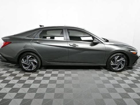New 2026 Hyundai Elantra Limited image 3
