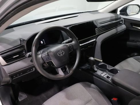 Used 2025 Toyota Camry LE image 14