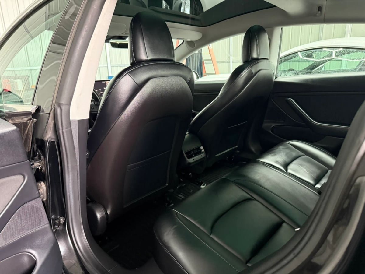Used 2019 Tesla Model 3 Standard Range Plus RWD image 38