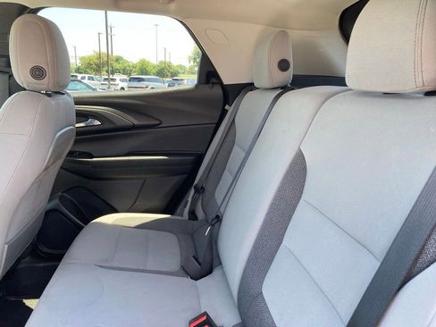 Used 2025 Chevrolet TrailBlazer LT FWD image 11