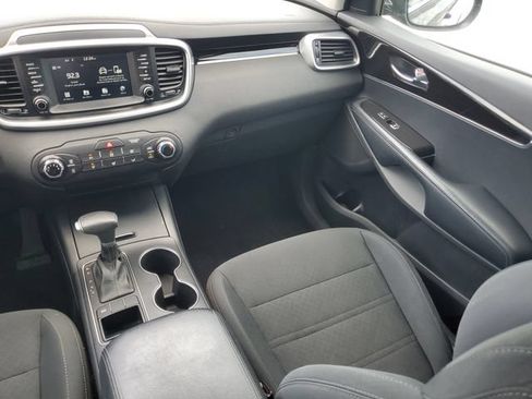 Used 2020 Kia Sorento L FWD image 12