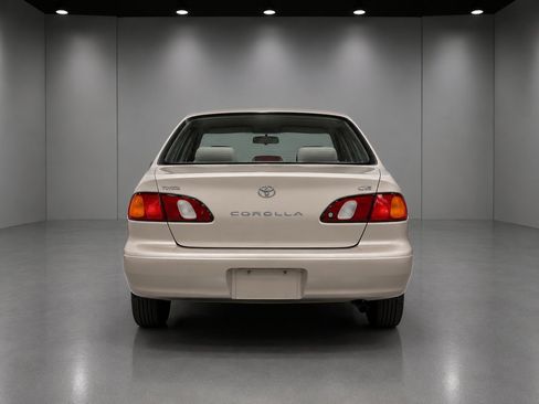 Used 2000 Toyota Corolla CE FWD image 5
