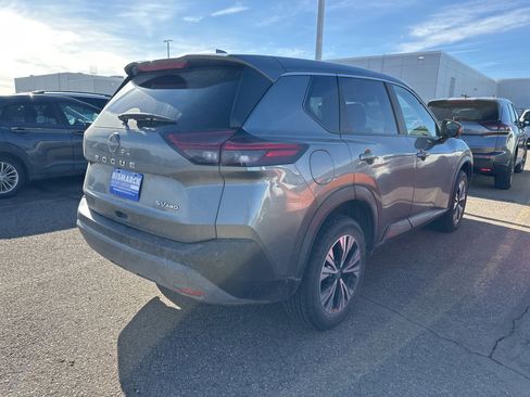 Used 2023 Nissan Rogue SV AWD/4WD image 3