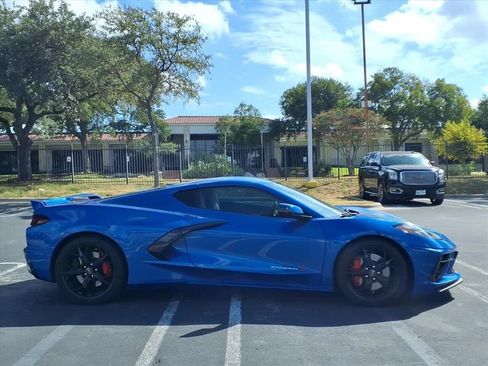 Used 2022 Chevrolet Corvette Stingray Premium Cpe w/ Z51 Performance Package RWD image 4