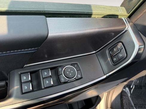 Used 2025 Ford F150 Platinum AWD/4WD image 18