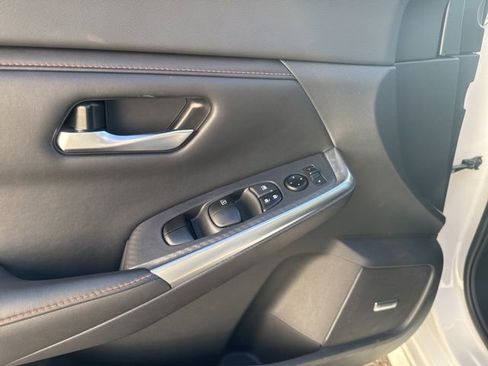 Used 2021 Nissan Sentra SR w/ SR Premium Package image 12