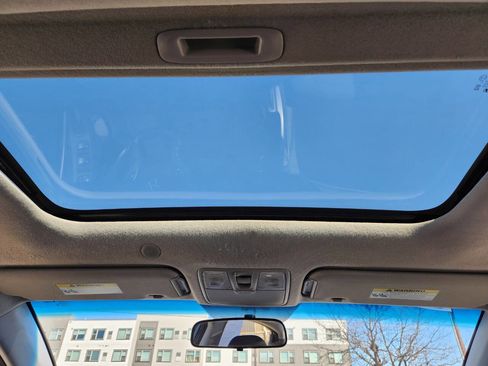 Used 2015 Hyundai Elantra SE w/ Option Group 03 FWD image 18