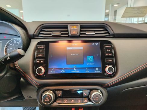 New 2025 Nissan Versa SR w/ Trunk Package image 19