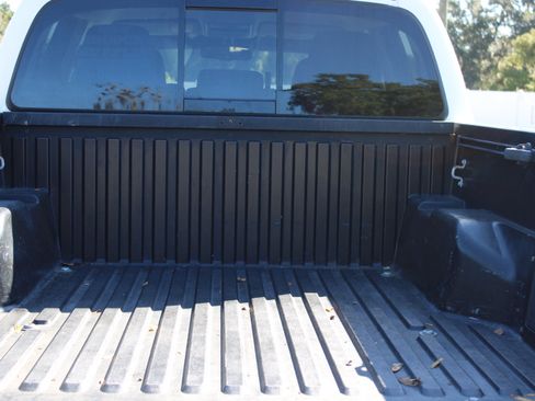 Used 2019 Toyota Tacoma SR5 image 9