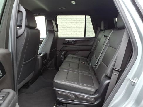 Used 2025 Chevrolet Tahoe LT AWD/4WD image 13
