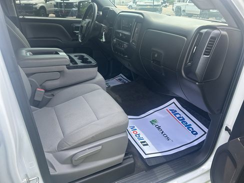 Used 2018 Chevrolet Silverado 1500 Custom w/ Custom Value Package RWD image 16