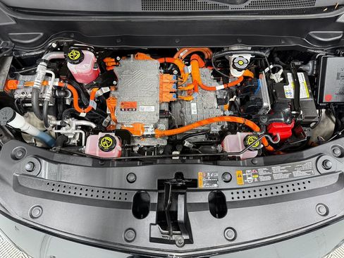 Used 2023 Chevrolet Bolt EUV LT image 27