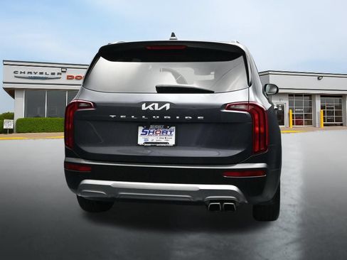 Used 2022 Kia Telluride S FWD image 4