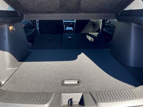 New 2026 Chevrolet Trax LT w/ Sunroof Package FWD image 35