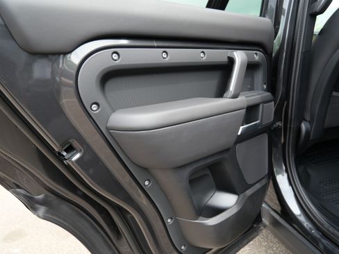 New 2026 Land Rover Defender 130 X-Dynamic SE AWD/4WD image 7