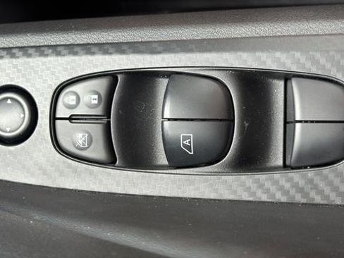 Certified 2025 Nissan Altima 2.5 S FWD image 18