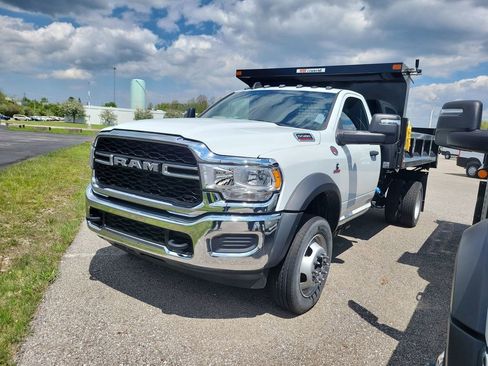 New 2024 RAM 5500 Tradesman AWD/4WD image 3